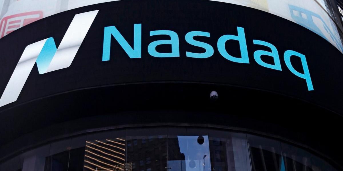 20 years after dot-com peak, tech dominance keeps investors on