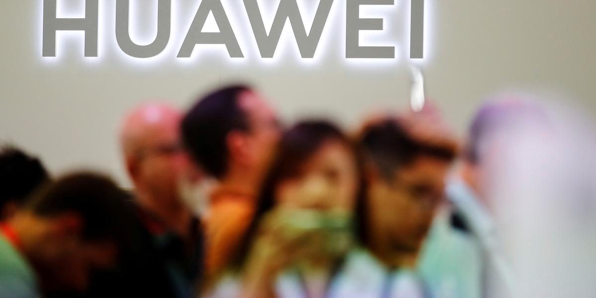 U.S. looking for industry partnership to counter Huawei: White House