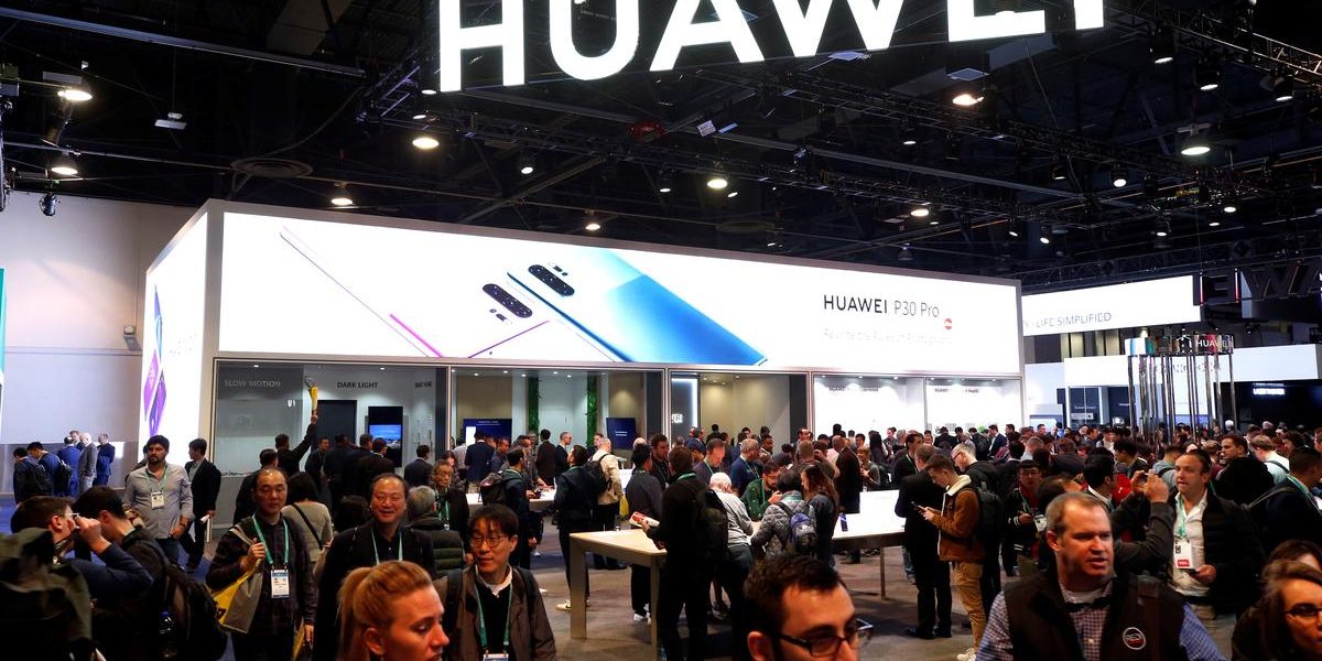 U.S. mulls cutting Huawei off from global chip suppliers, with