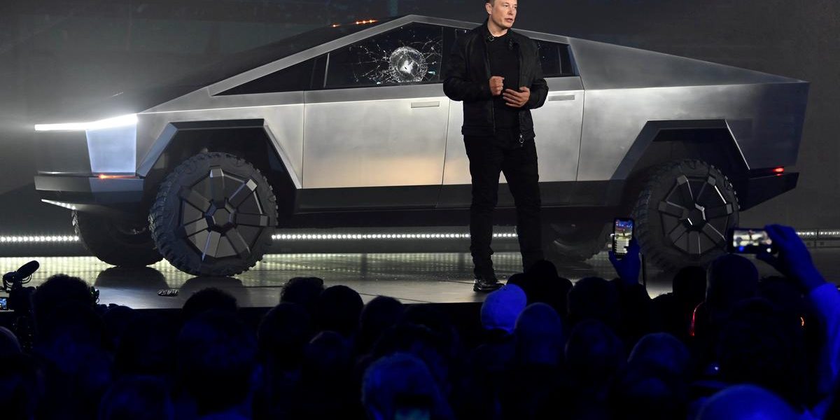 Tesla scouting central U.S. for new factory, Musk says -