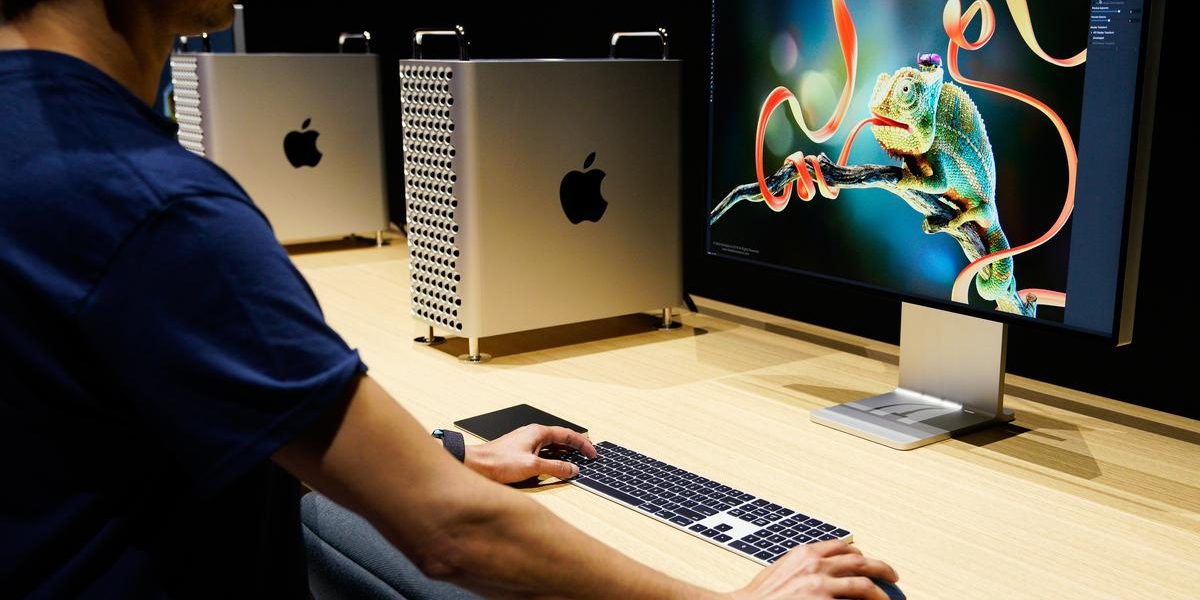 Apple plans to sell Macs with its own chips from