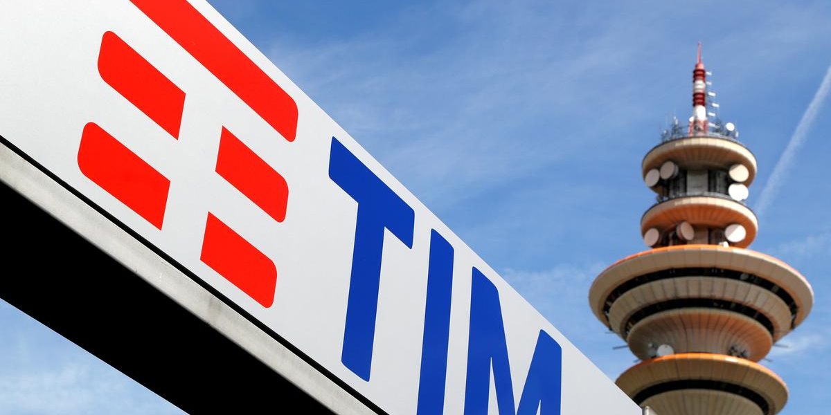 Half of Telecom Italia staff to work remotely in cautious