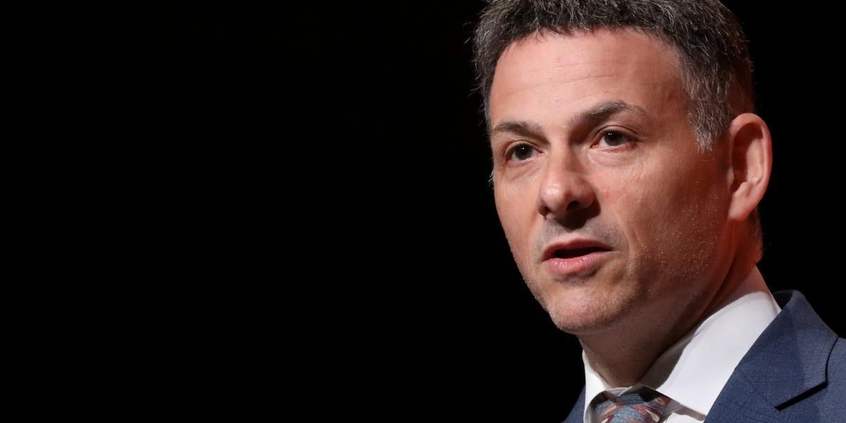 Investor Einhorn tweets at Tesla's Musk asking for more company
