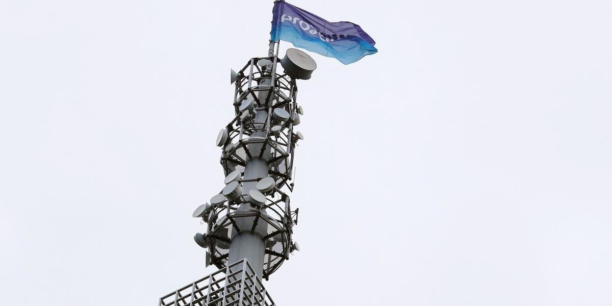 Proximus gets temporary 5G licence, posts net income beat -