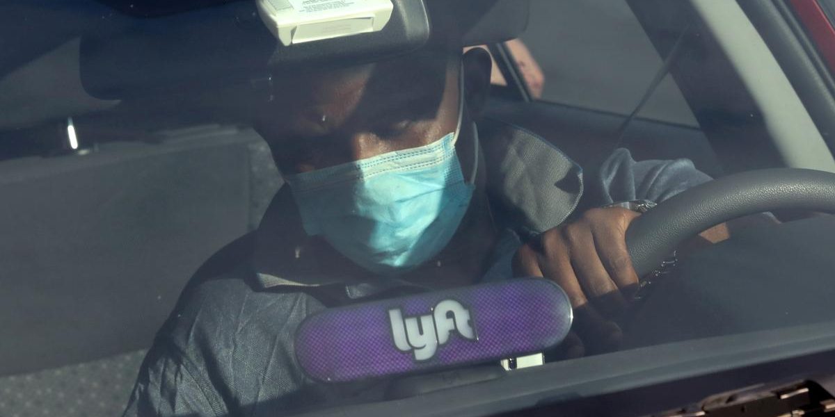 Lyft to require passengers and drivers to wear masks -