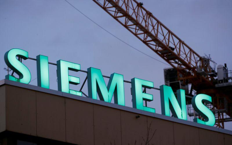 Siemens to initially keep 45% in Siemens Energy after spin-off: