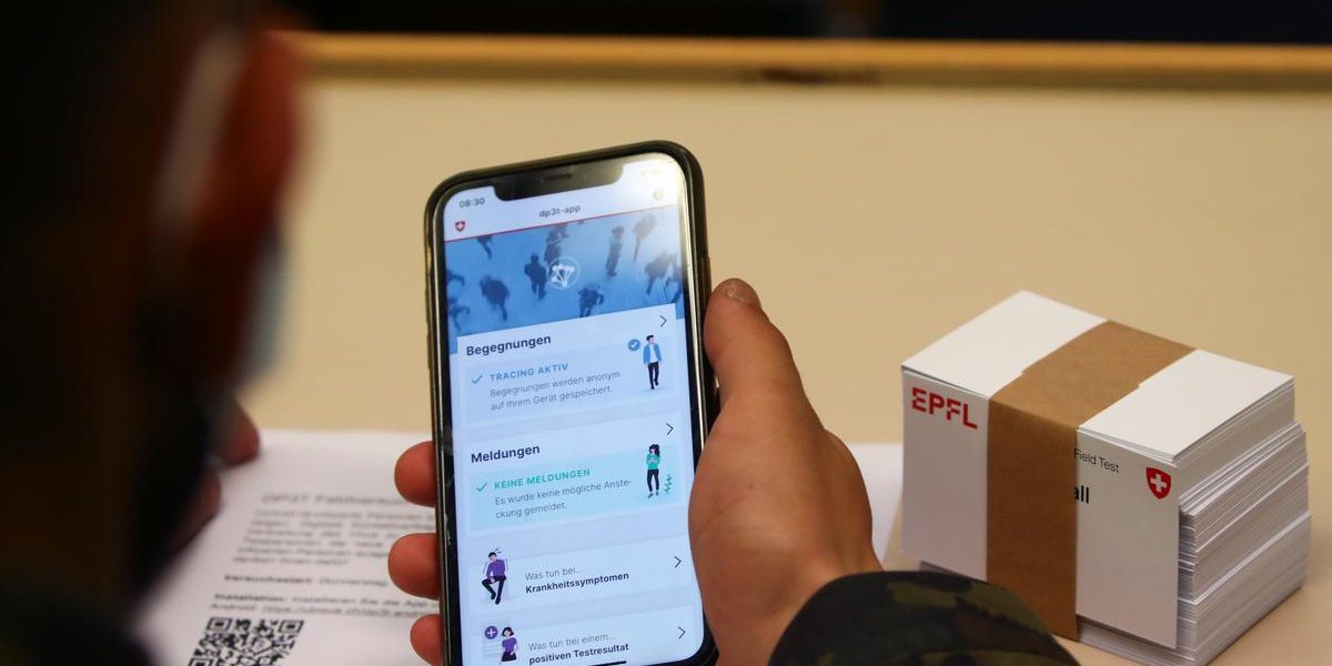 Swiss soldiers pick up smartphones to fight COVID-19 - Source