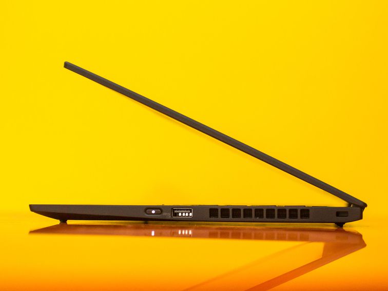08-lenovo-thinkpad-x1-carbon.jpg