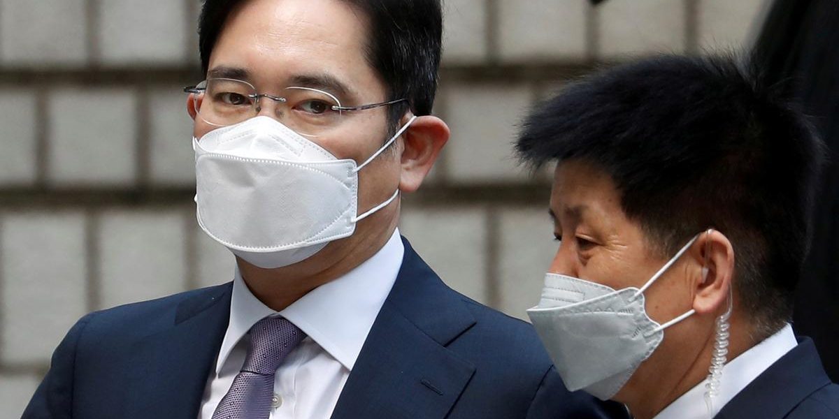 Samsung leader appears in court, awaits decision on whether he'll