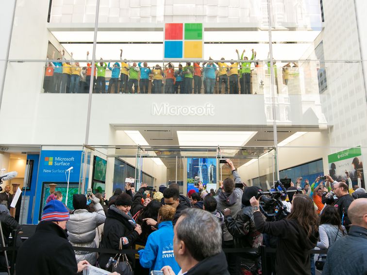 microsoft-flagship-nyc-store-opening-09.jpg