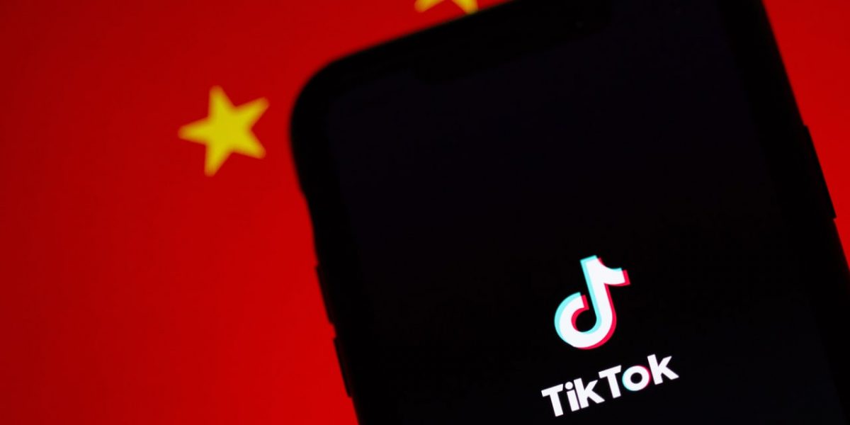 poster-tik-tok-china-us-business-corporations.jpg