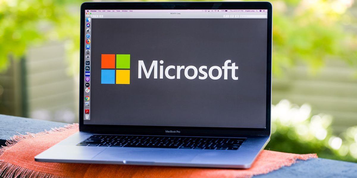 microsoft-logo-laptop-3802.jpg