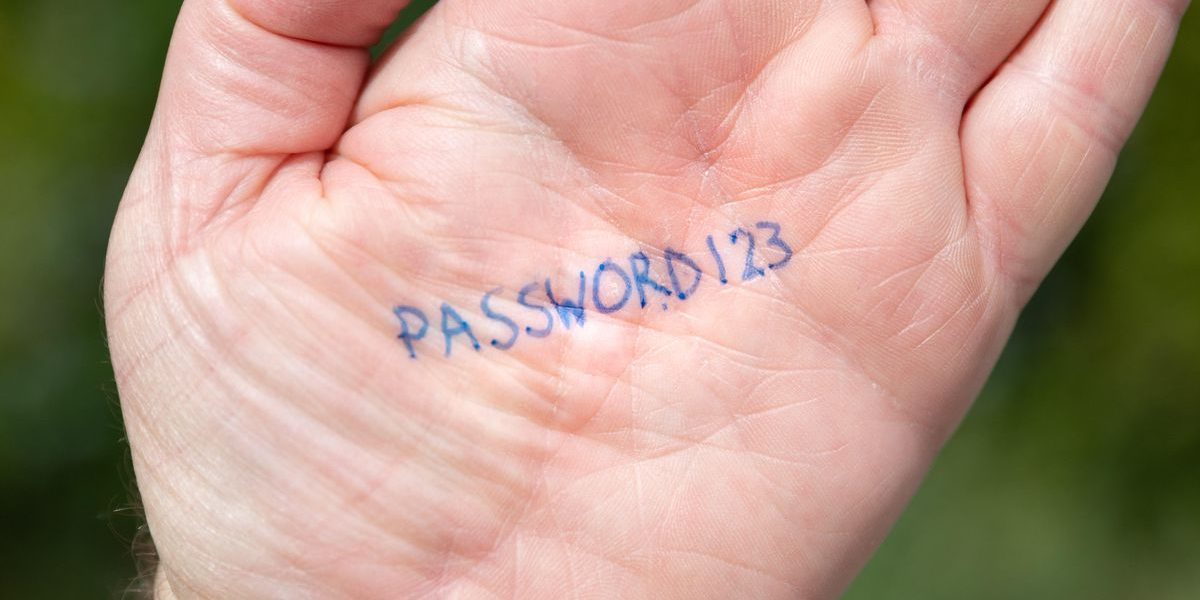 20200309-secret-password-hand-03.jpg