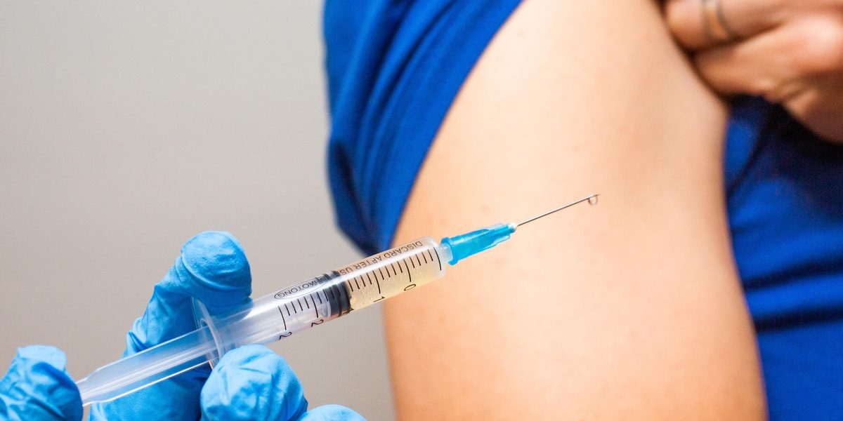 006-syringe-glove-mask-covid-coronavirus-vaccine-pfizer-moderna-astrazenica-race-stock-prices-biosecurity.jpg
