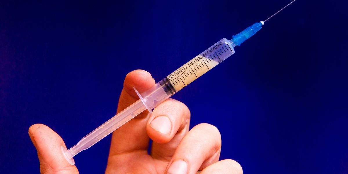 034-vaccine-covid-19-race-pharma-stocks-virus-2020-injection-mrna-trials-moderna-pfizer.jpg