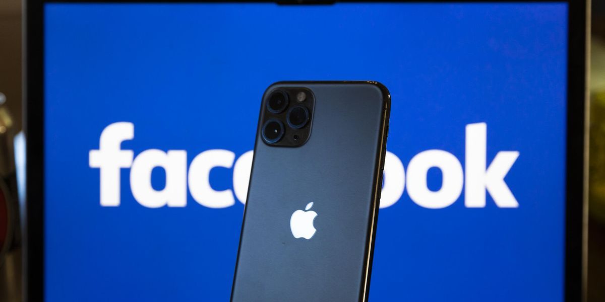 facebook-apple-iphone-1192.jpg