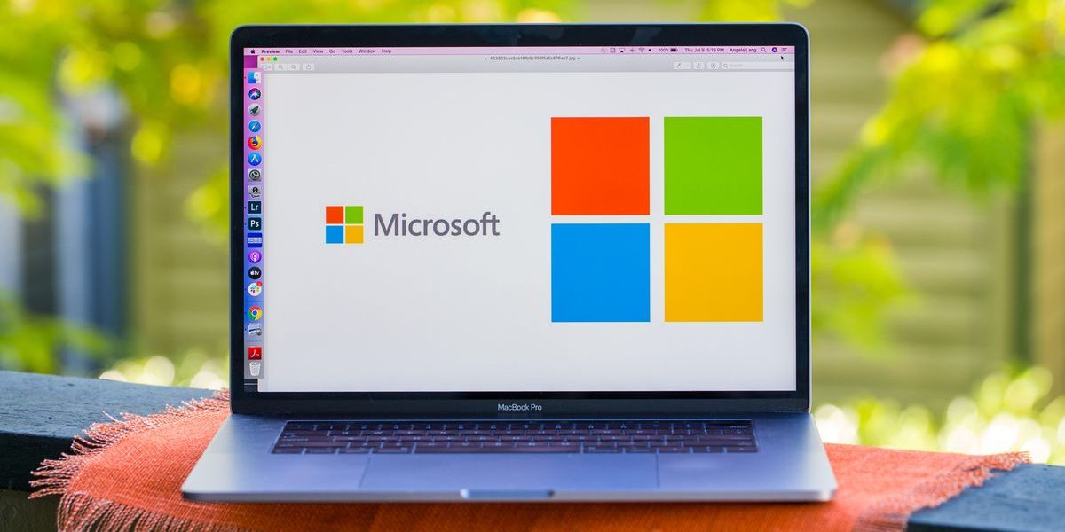 microsoft-logo-laptop-3804.jpg