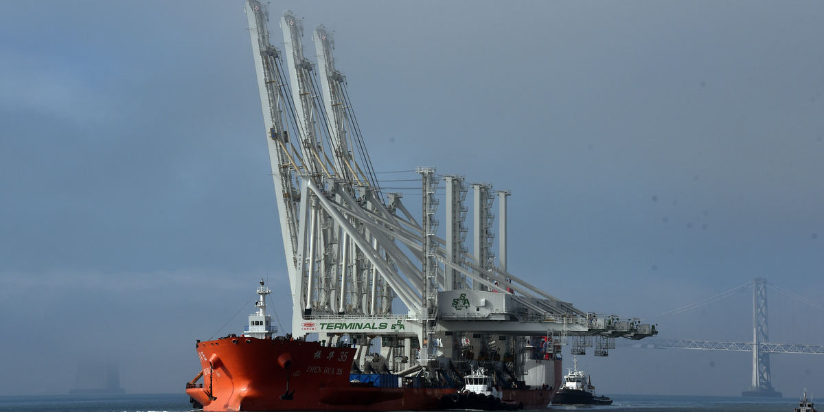 crane-ship-docking1.png