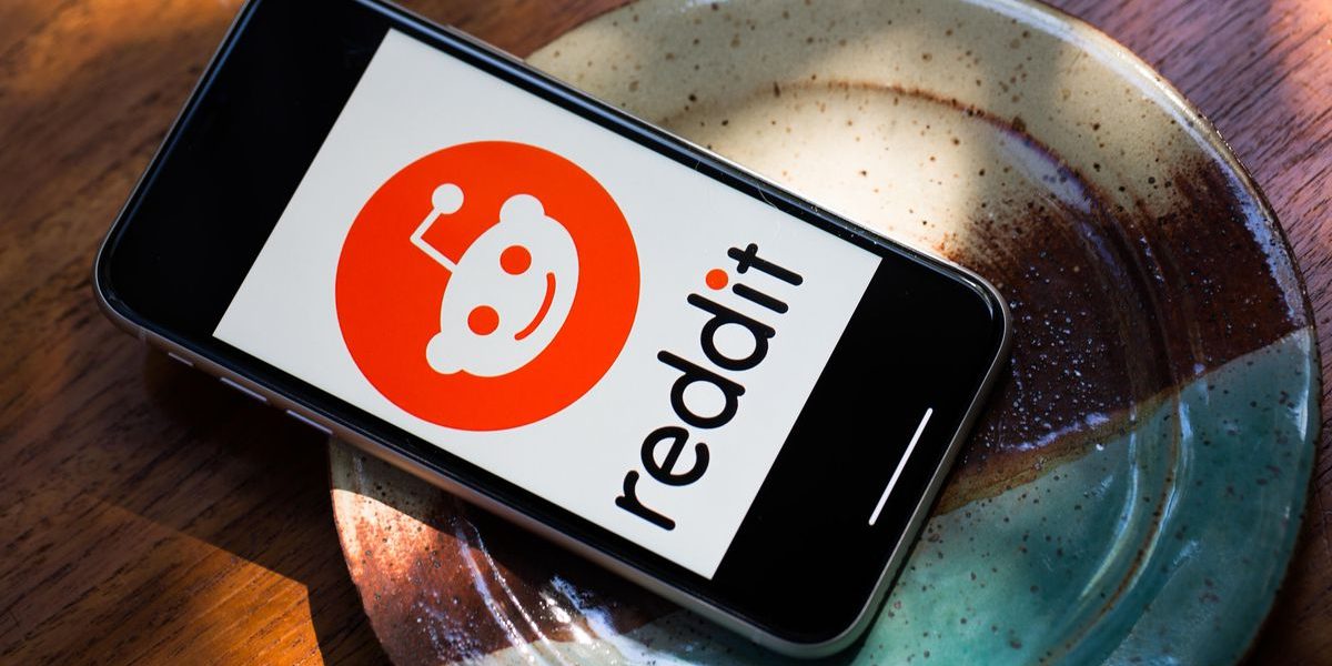 reddit-logo-app-phone-0908.jpg