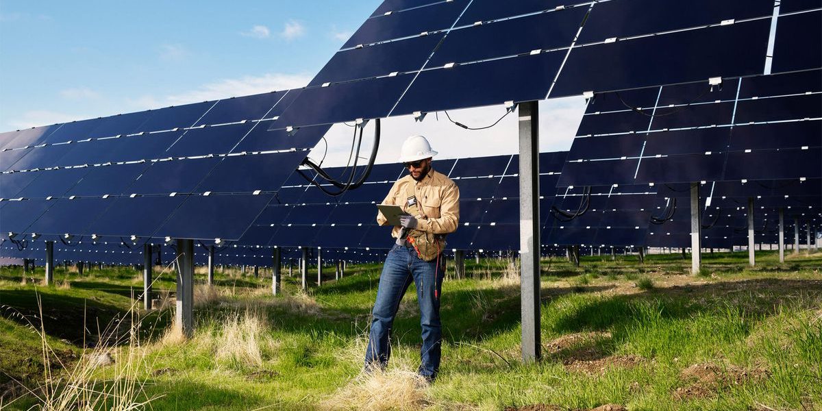 apple-announces-new-climate-efforts-with-over-110-suppliers-transitioning-to-renewable-energy-team-member-near-solar.jpg
