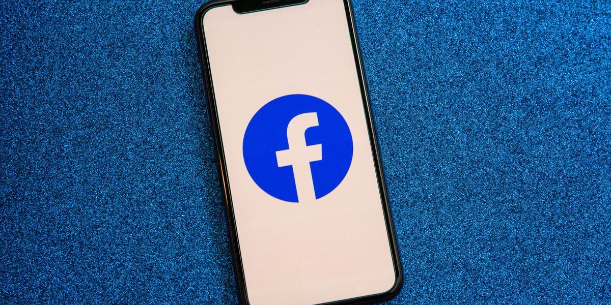 001-facebook-app-logo-on-phone-2021.jpg