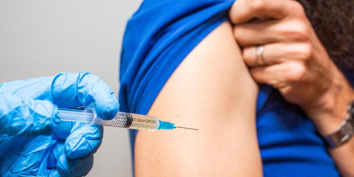 007-syringe-glove-mask-covid-coronavirus-vaccine-pfizer-moderna-astrazenica-race-stock-prices-biosecurity.jpg