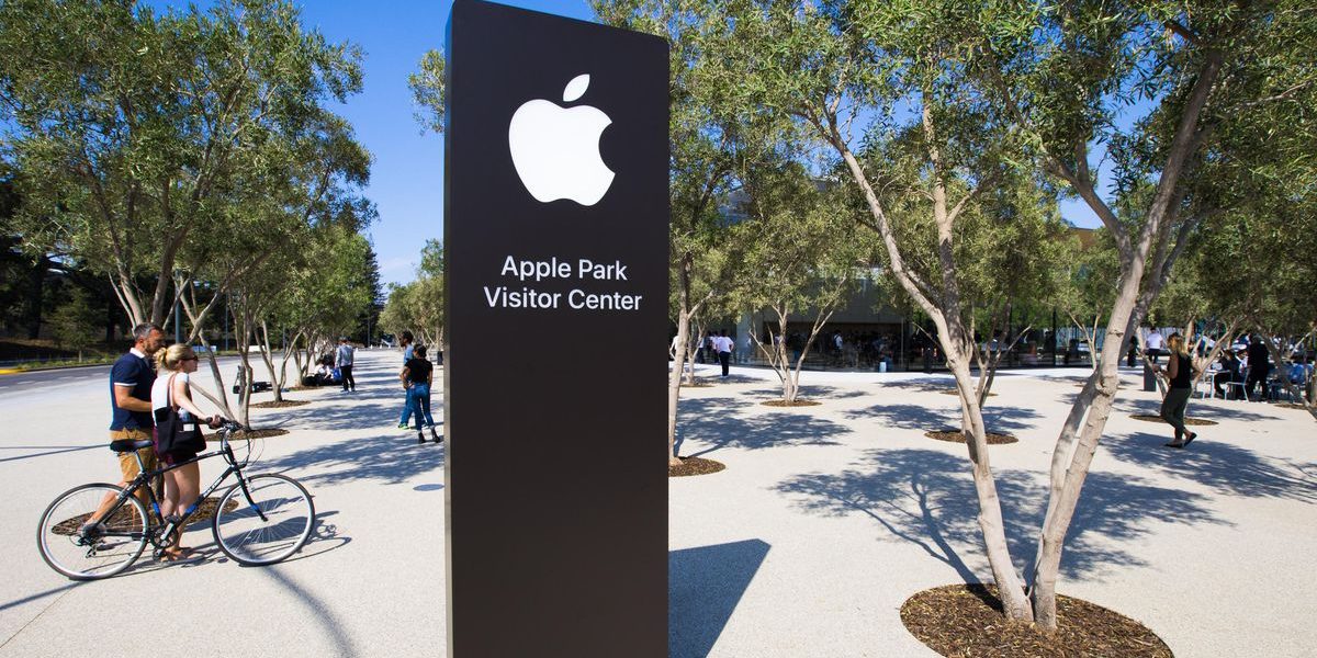 apple-091217-apple-store4190.jpg